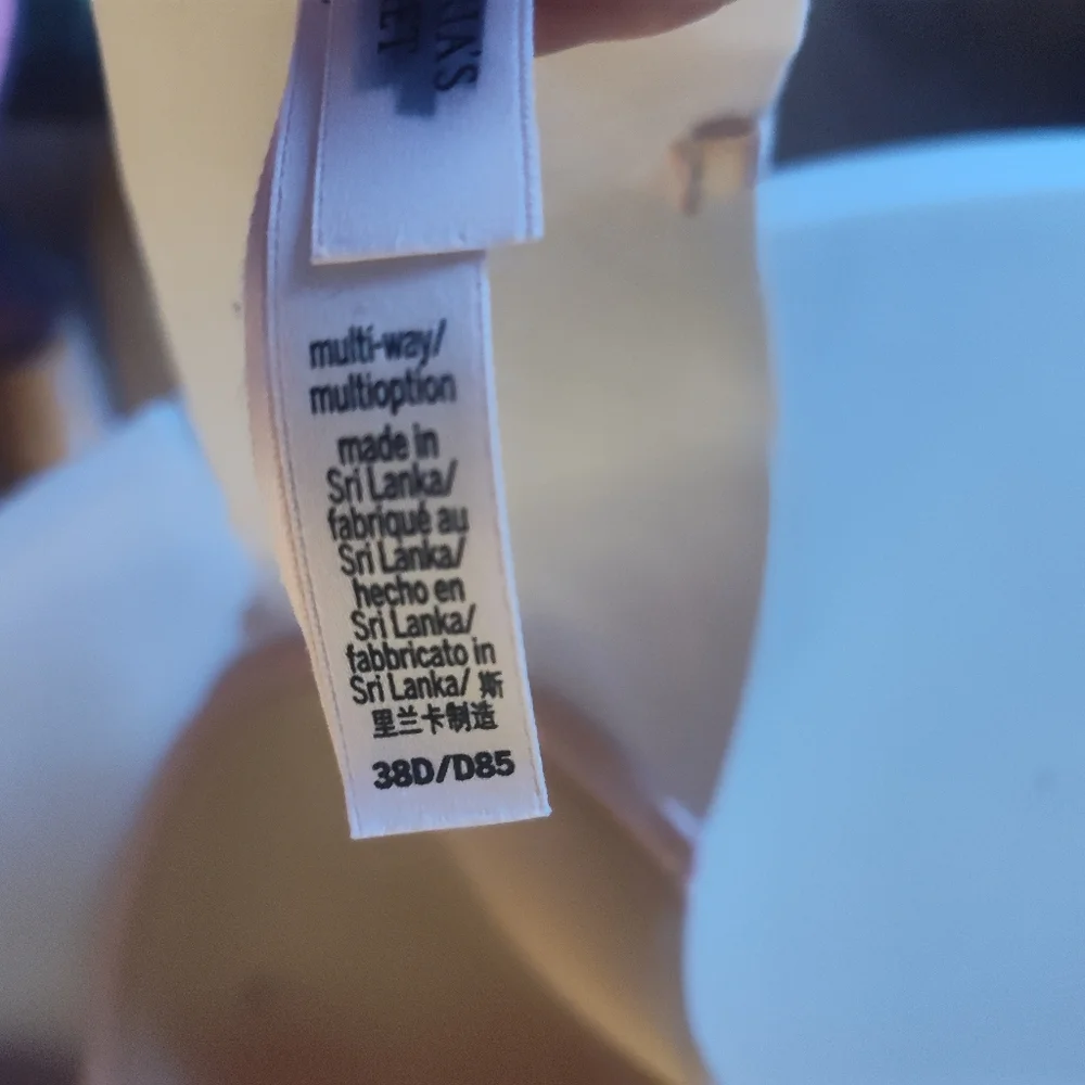 Victoria's Secret Seamless Strapless Bra - Cream - Picture 2 of 5